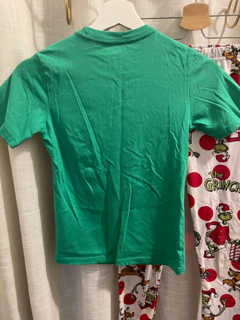 Kids Green Grinch Graphic Tee with Grinch Printed PJ Bottoms - Picture 4 of 7